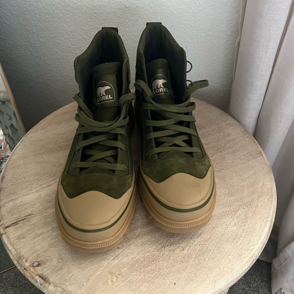 Sorel Green and Tan Men's Sneakers NWT - Picture 6 of 13